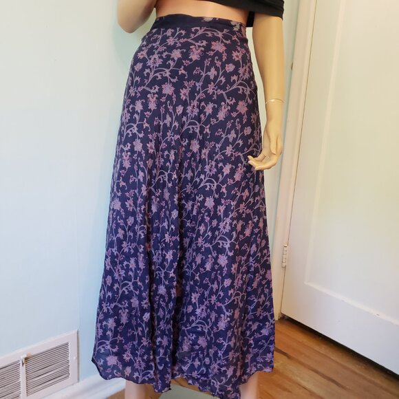 NWOT Wrap Skirt, Reversible. can wear it in so many ways. - Picture 6 of 15
